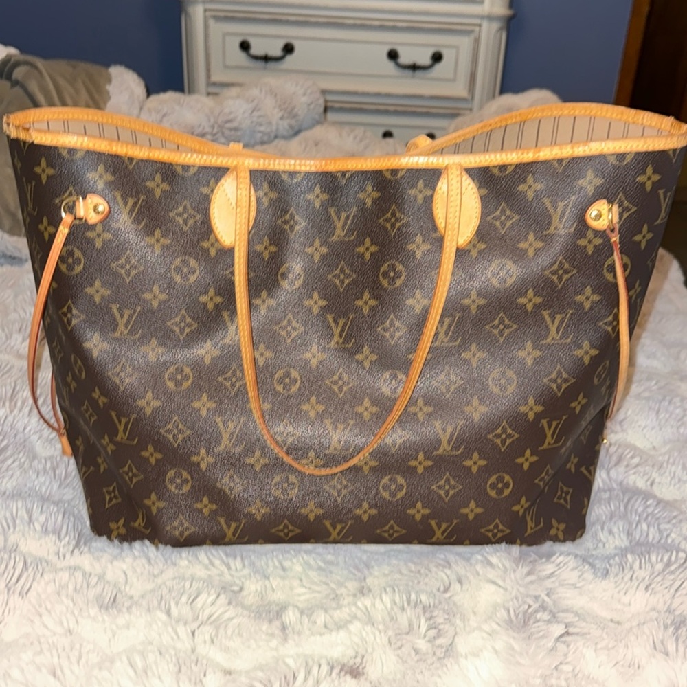 SOLD- Louis Vuitton Neverfull GM